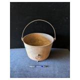 Cast Iron Bean Pot - Cracked