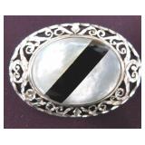 (268) VINTAGE 2" STERLING SILVER ONYX MOTHER OF PE