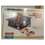 Bachmann HO Drive-In Hamburger stand,  new in