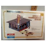 Bachmann HO Drive-In hamburger stand, New in