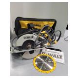 Dewalt Worm Drive Circular Saw, bag and blade