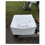 E1. Washer / dryer base (metal)