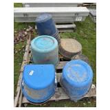 E1 ASSORTED FEED TUBS / BUCKETS / TRAYS WITH