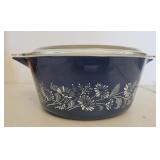 Pyrex 2.5 qt covered casserole Colonial Mist