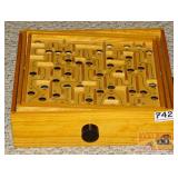 Brio Labyrintspel Wooden Game w/ 2 Marbles.