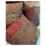 King comfier set with shams and throw pillows