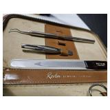 Old Style travel Revlon nail kit, looks in good condition!
