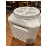 Gamma2 Vittles Vault Dog Food Storage Container, Up To 25 Pounds Dry Pet Food Storage, Made in USA (Retail $28.95)