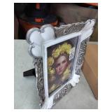 PETAFLOP 5x7 Vintage Picture Frame, Antique Photo Frames 7x5 with Silver Edge, Tabletop Wall Hanging, White