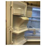 Samsung 2 door refrigerator with bottom drawer freezer 70 x 36 x 32 in with door ice and water