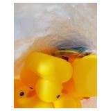 STRUGGANT Cruise Ducks for Hiding with Tags,60 PCS Ducks Tags Set for Cruising,20 Duck Tags 20 Rubber Ducks and 20 Rubber Bands for Carnival Royal Caribbean Disney or Anyother Cruise Ships (Glasses)
