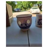 Delfts blue & white coffee mugs & Planter