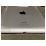 Apple IPad Gen 4 - Black *powers on*