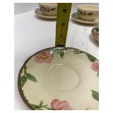 5 vintage tea cups with flowers