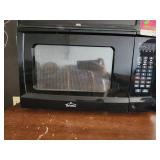 Rival Black Microwave