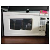 Rival White Microwave