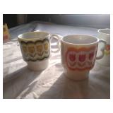 (6) Vintage flower mugs