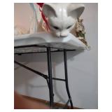 9 inch shelf cat