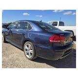 2014 Volkswagen Passat, BLUE