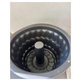 One quart Rival Slow Cooker and small cake pan