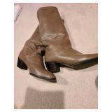 Ladies boots, size 8.5 with stuffed cat boot shapers