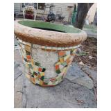 Assortment of flower pot largest approx 12x15 inches and is plastic