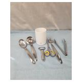 UTENSIL HOLDER WITH UTENSILS