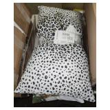 14"x24" Oversized Reversible Indoor/Outdoor Leopard Print Lumbar Throw Pillow - Mina Victory