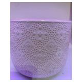 Ceramic Planter with Drainage Hole,Modern Ceramic Flower Pots, Indoor and Outdoor, Home Decor Gift,Gifts for Mom,Honeycombï¼Creamy-White 6 in W