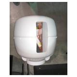 PET TOILET SMART SELF CLEANING LITTER BOX (POWERS ON!)