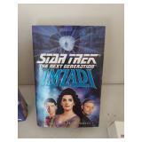 Star Trek figures, book, ornaments and phaser