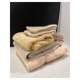 Assorted bathroom towels