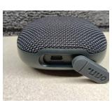 groove onn. 7" Mini Rugged Speaker with Bluetooth Wireless Technology