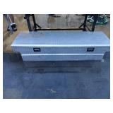 Diamond plate truck box. Nice diamond plate truck tool box, missing keys.