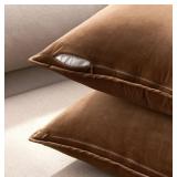 MIULEE Pack of 2 Decorative Velvet Throw Pillow Cover Soft Chocolate Pillow Cover Soild Square Cushion Case for Sofa Bedroom Car 18x 18 Inch 45x 45cm