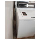 Speed Queen Electric Stainless Steel Top Load Washer in White. Manufacturer Part #TR7003WN