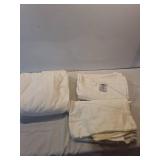 Kirkland Signature 680 Thread Count Sheet 6 Piece Sheet Set. 1 Flat Sheet, 1 Fitted Sheet and 4 Pillowcases