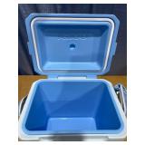 Igloo Powder Blue 11 Qt Tag-Along Too Strapped Picnic Style Cooler