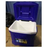 Igloo Profile 16 Roller Hard-Sided Cooler - Blue