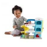 Fisher-Price Little People Toddler Toy Helpful Neighbors Garage Playset with Spiral Ramp & 2 Cars for Pretend Play Ages 18+ Months