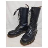 Dr. Marten Boots Size 9 Black like new