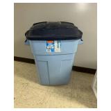 Rubbermaid 30 gallon trash can