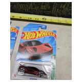 Lot of 5 Hot Wheels - 