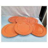 LOT 9F 6 PLASTIC DINNER PLATES