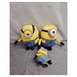 LOT STUFFED MINIONS