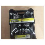 32 Pc SAE and Metric Wrench Set