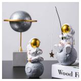 Astronaut Figurine Statue, Astronaut Fishing Star Figure Sculpture for Desktop & Tabletop Decor, Resin Spaceman Planet Desk Ornament for Outer Space Themed Bedroom Decor, Cake Topper Decoration Model