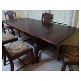 Bernhardt Furniture Co. Dining table w/5 padded chairs and 2 extra leaves