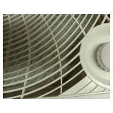 Utilitech 20-in 120-Volt 3-Speed High Velocity Indoor White Box Fan