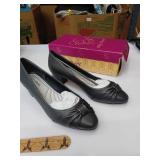 Easy Street Eloise Pumps (Women)